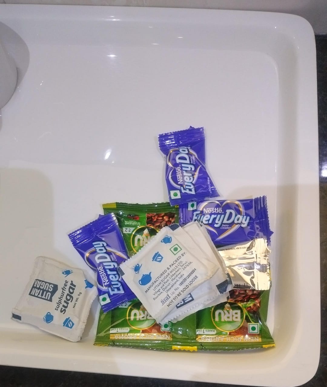 In-room tea and coffee amenities